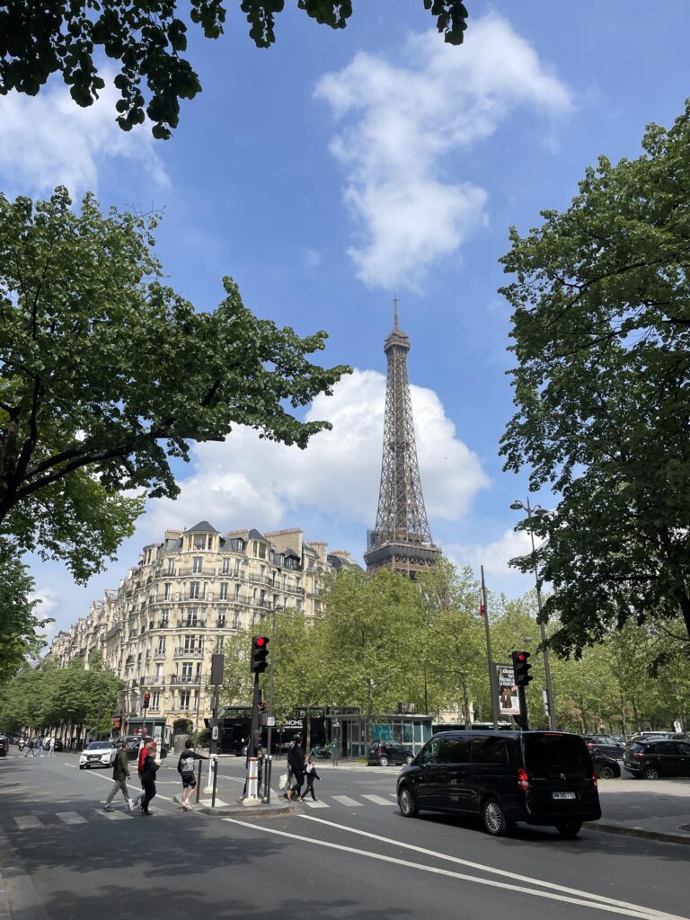 Eiffel tower - how to spend a day in Paris